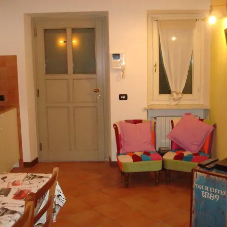 Daire Al Teatro Apartment Alba (Piedmont)