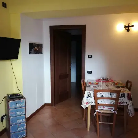 Al Teatro Apartment Daire Alba (Piedmont)